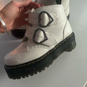 Doc Marten Devon Heart boots